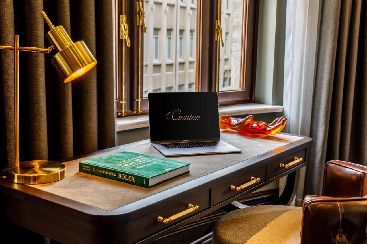 Cronton Design Hotel Стамбул Екстер'єр фото A laptop computer